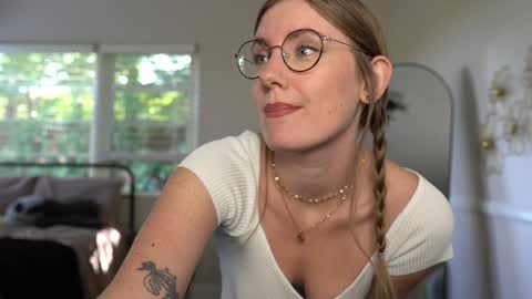 Emma Ruby online show from 10/23/25, 04:50