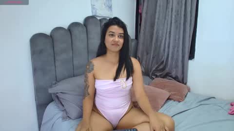 emma_saenz01 online show from 05/12/26, 06:43
