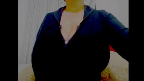 emma_saenzz online show from 11/22/25, 05:17