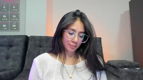 Snapshot of emma_sandovaal chatting on 05/01/26, 02:05 Emma online show from 05/01/26, 02:05