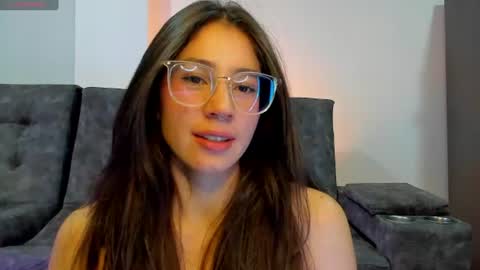 Snapshot of emma_sandovaal chatting on 06/14/26, 04:14 Emma online show from 06/14/26, 04:14