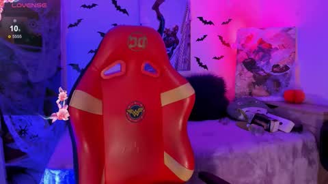 EMMA  online show from 10/30/25, 05:13