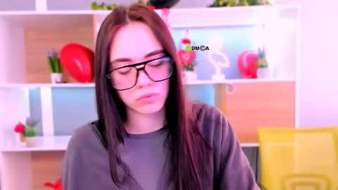 Snapshot of emma_swee chatting on 02/20/26, 06:26 emma_swee online show from 02/20/26, 06:26