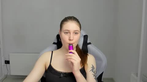 Emma online show from 06/10/26, 06:23