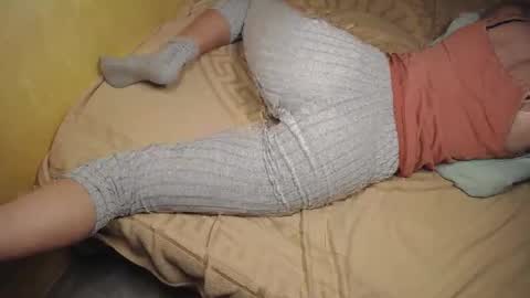 Snapshot of emma_swwet chatting on 12/17/25, 10:32 Emma online show from 12/17/25, 10:32