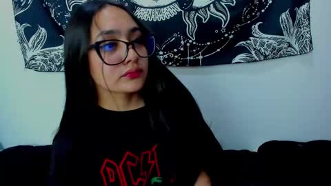 Snapshot of emma_timli1 chatting on 10/17/25, 03:20 Emma online show from 10/17/25, 03:20