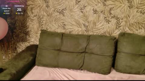 Snapshot of emma_tris chatting on 02/28/26, 07:15 Emma online show from 02/28/26, 07:15