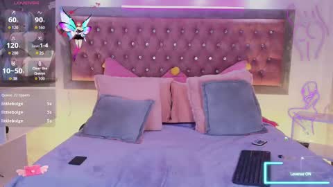 neko  online show from 11/18/25, 08:35