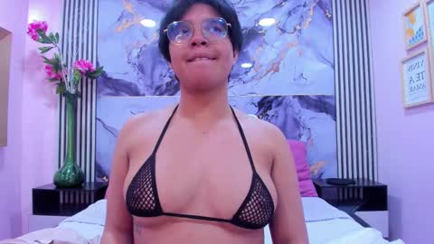 Emma  online show from 10/15/25, 03:17