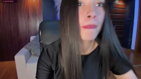 Snapshot of emmaa_robertts chatting on 10/16/25, 01:56 Emma Everyday From 0530 to 1430 Col Time online show from 10/16/25, 01:56