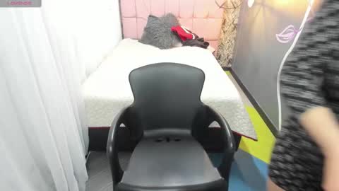Emma Evans online show from 02/14/25, 06:29