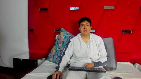 EmmaAndDemon online show from 12/21/25, 12:34