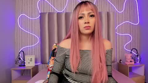 Snapshot of emmabanner chatting on 03/30/26, 10:33 Natalia online show from 03/30/26, 10:33