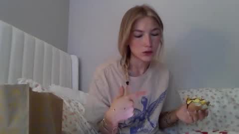 Snapshot of emmabrooksxo chatting on 02/26/26, 04:17 Emmaxbrooksxo online show from 02/26/26, 04:17