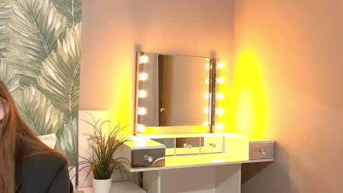 EmmaCamm online show from 10/01/25, 04:13