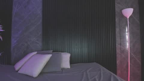 emmaclark_1 online show from 02/25/26, 09:35