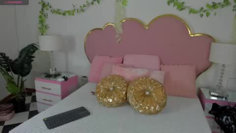 Snapshot of emmacrush chatting on 10/02/25, 09:33 Welcome Im yosein  Your love is my passion activate it with your tips and enjoy with me online show from 10/02/25, 09:33