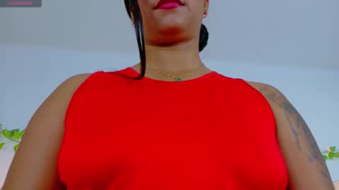 Snapshot of emmacrush chatting on 10/17/25, 09:50 Welcome Im yosein  Your love is my passion activate it with your tips and enjoy with me online show from 10/17/25, 09:50