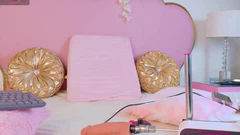 Welcome Im yosein  Your love is my passion activate it with your tips and enjoy with me online show from 10/24/25, 10:39