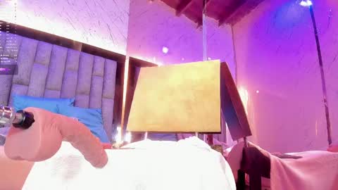 Snapshot of emmaduque chatting on 03/03/25, 02:04 Emma Duque online show from 03/03/25, 02:04