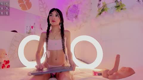 Snapshot of emmaduque chatting on 11/23/25, 06:52 Emma Duque online show from 11/23/25, 06:52