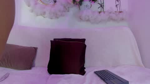 Emma Duque online show from 04/18/26, 09:26