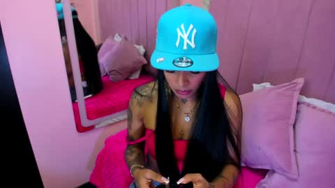 Snapshot of emmaebony_ chatting on 05/15/26, 03:02 emmaebony_ online show from 05/15/26, 03:02
