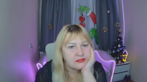 emmaellison924117 online show from 12/17/25, 07:03