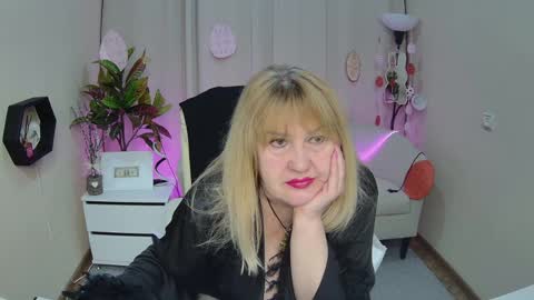 emmaellison924117 online show from 04/09/26, 06:30