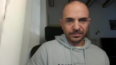 Ariel online show from 12/03/24, 05:31