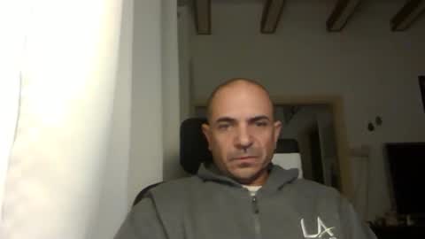 Ariel online show from 12/18/24, 03:47