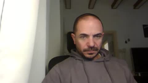 Ariel online show from 02/07/25, 05:10