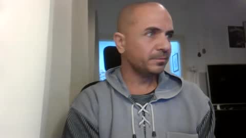 Ariel online show from 02/22/25, 06:08