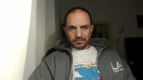 Ariel online show from 03/12/25, 03:24