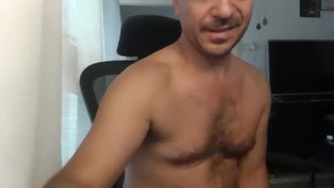 Ariel online show from 09/26/25, 05:44