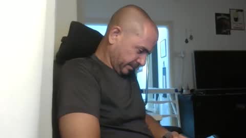 Ariel online show from 09/28/25, 08:58