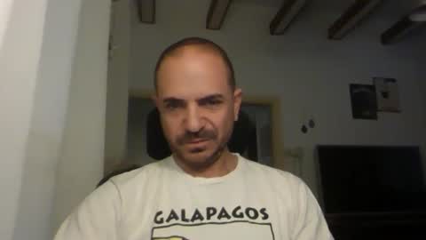 Ariel online show from 10/03/25, 04:09