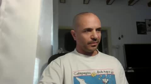 Ariel online show from 11/01/25, 05:09