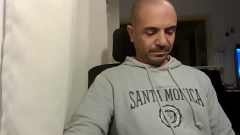 Ariel online show from 12/13/25, 09:42