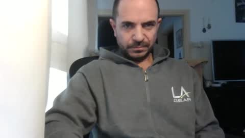 Ariel online show from 01/17/26, 07:02