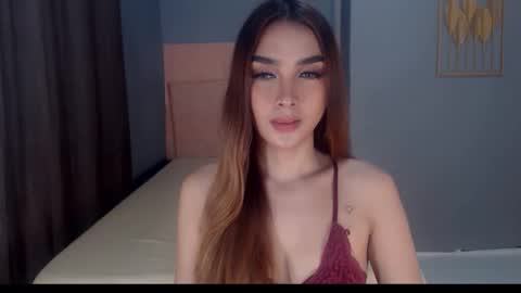 Snapshot of emmahardcockts chatting on 02/12/26, 02:50 Emma online show from 02/12/26, 02:50