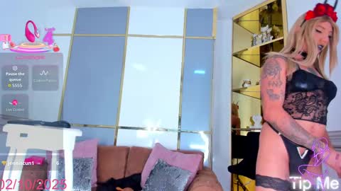 Emma online show from 10/02/25, 01:40