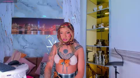 Emma online show from 11/05/25, 01:22