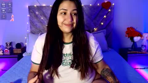 Snapshot of emmajohnss chatting on 02/22/25, 04:18 Emma online show from 02/22/25, 04:18