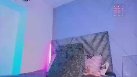 Snapshot of emmajohnss chatting on 09/09/25, 03:39 Emma online show from 09/09/25, 03:39