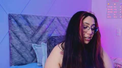 Snapshot of emmajohnss chatting on 10/12/25, 03:38 Emma online show from 10/12/25, 03:38