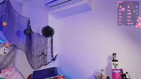 Snapshot of emmajohnss chatting on 11/01/25, 04:03 Emma online show from 11/01/25, 04:03