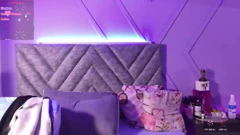 Snapshot of emmajohnss chatting on 11/30/25, 04:05 Emma online show from 11/30/25, 04:05