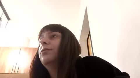 Snapshot of emmakrosss chatting on 05/21/26, 03:52 EmmaKrosss online show from 05/21/26, 03:52