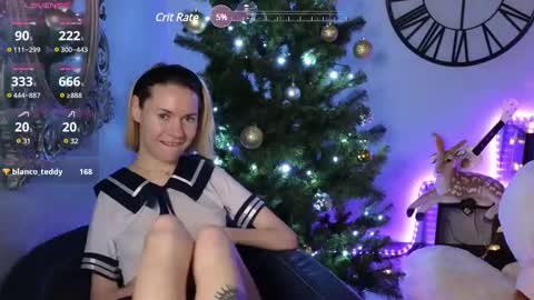 Snapshot of emmalarkins chatting on 01/04/25, 02:46 Emma online show from 01/04/25, 02:46